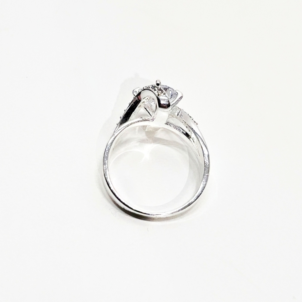 Macy's Charter Club Crystal Stone Bypass Ring in Fine Silver Plate Size 10 - Picture 6 of 7
